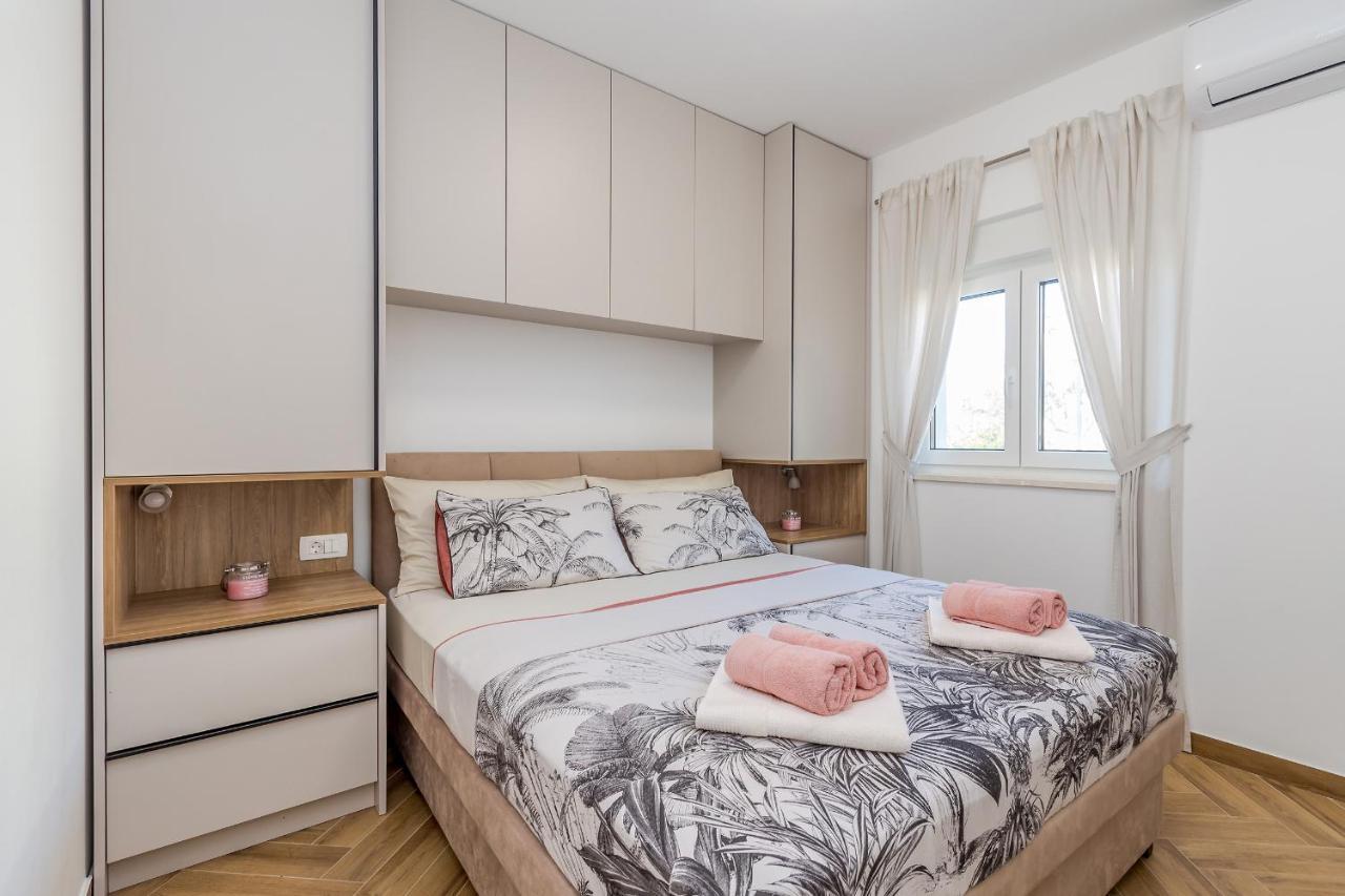 Pinezići Holiday House Villa Andro מראה חיצוני תמונה