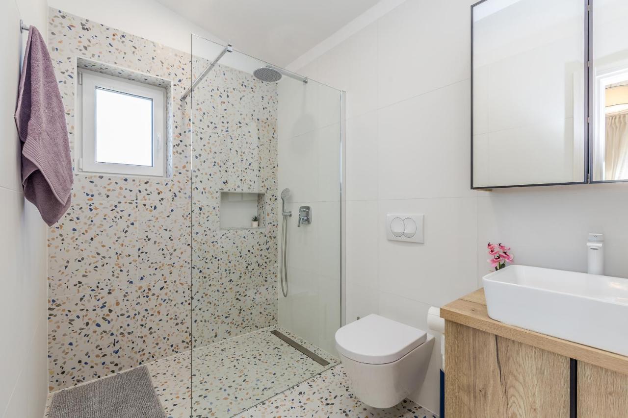 Pinezići Holiday House Villa Andro מראה חיצוני תמונה
