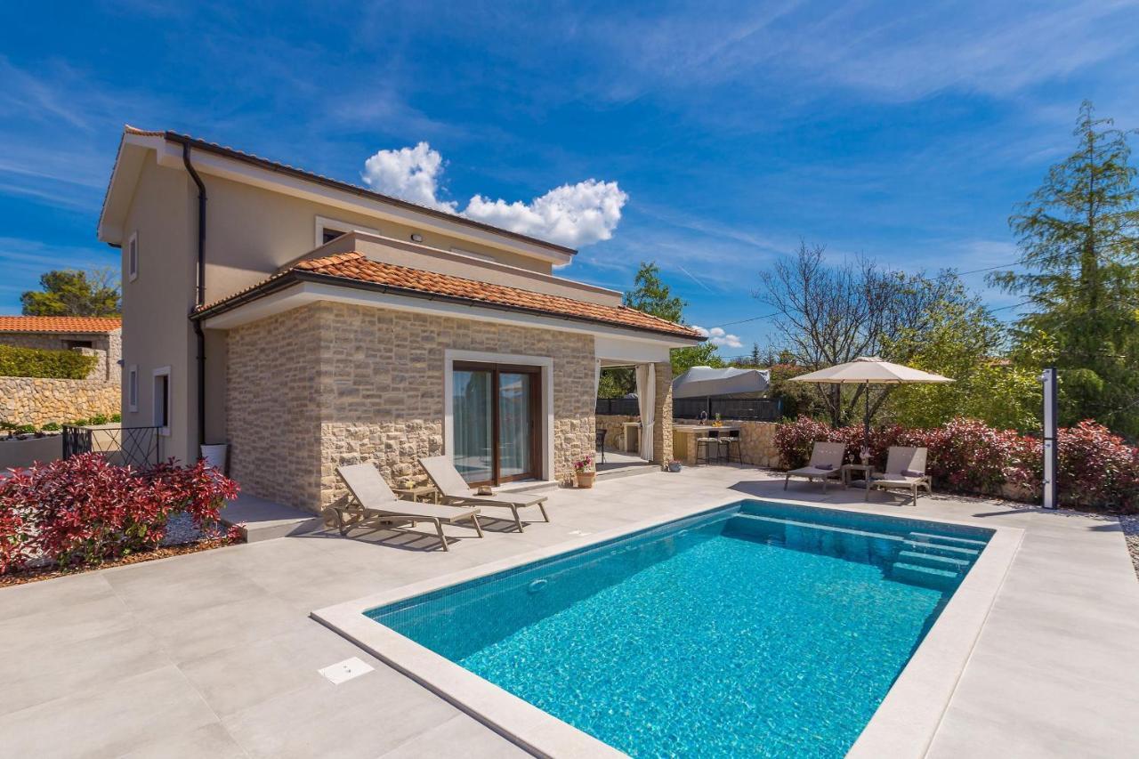 Pinezići Holiday House Villa Andro מראה חיצוני תמונה