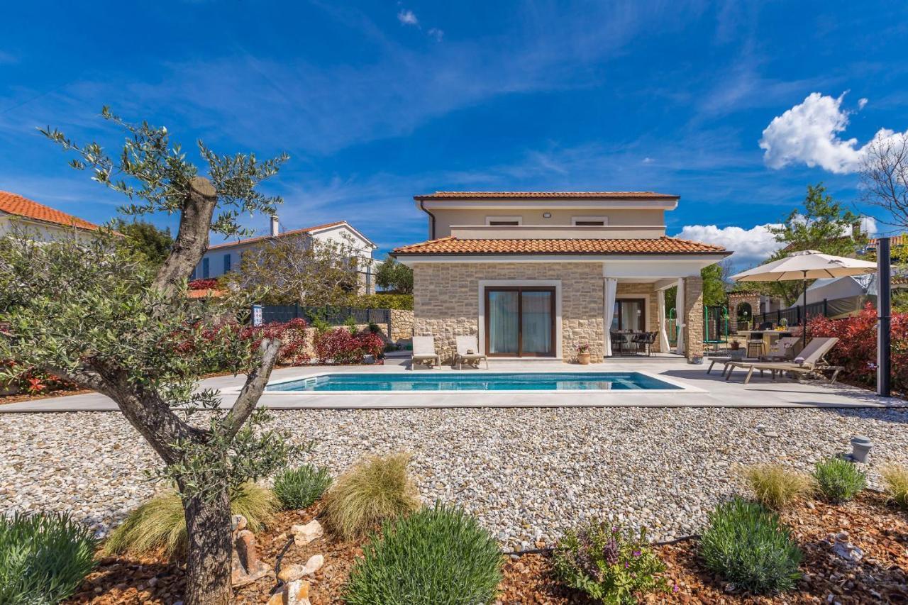 Pinezići Holiday House Villa Andro מראה חיצוני תמונה